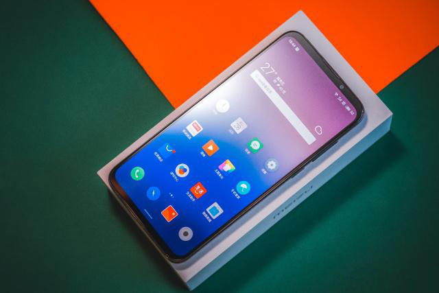 魅族16Xs新品發(fā)布:屏下指紋+后置三攝