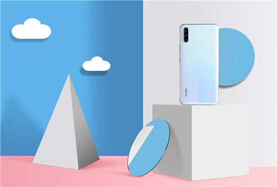 顏值超高羽光白 iQOO新配色生而強悍的美麗綻放