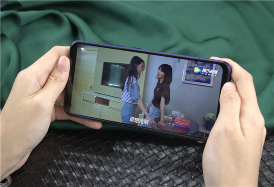 vivo Y7s續(xù)航測(cè)試：4500mAh+18W雙引擎閃充，千元機(jī)新勢(shì)力