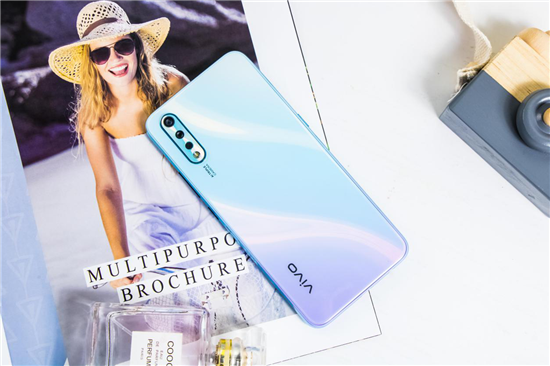 vivo Y7s拍照實(shí)測：玩轉(zhuǎn)全場景，打造獨(dú)一無二的儀式感