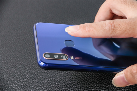 續(xù)航全新升級，vivo U3x圖賞：時尚設(shè)計一見傾心