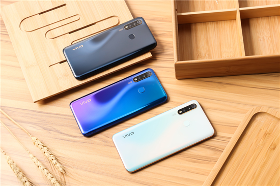 5000mAh大電池+18W雙引擎閃充，千元優(yōu)品vivo U3續(xù)航無(wú)憂