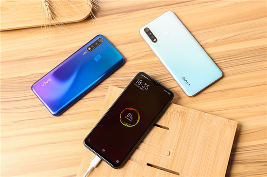 5000mAh大電池+18W雙引擎閃充，千元優(yōu)品vivo U3續(xù)航無(wú)憂