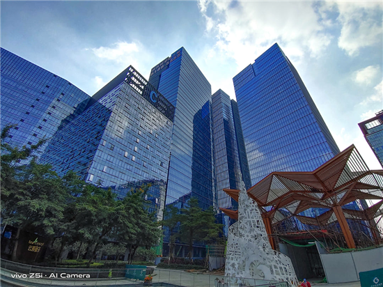 vivo Z5i評測：強勁性能與長效續(xù)航的結(jié)合體，打造全新體驗