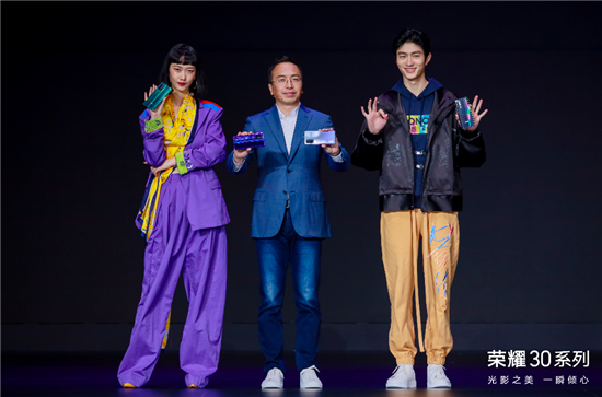 集齊三大自研麒麟5G芯，榮耀30系列或重構(gòu)5G手機(jī)市場(chǎng)格局