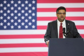 微逆銷量一路向下，掌舵人Badri如何將Enphase一步步推至懸崖？