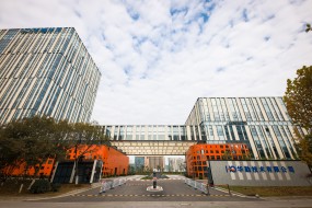 華勤技術(shù)營(yíng)收首超千億，智能終端毛利率再回個(gè)位數(shù)